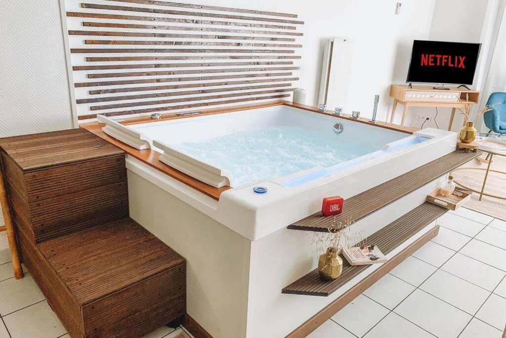 Nuit D'Exception - Loft Avec Jacuzzi Bordeaux Exterior photo