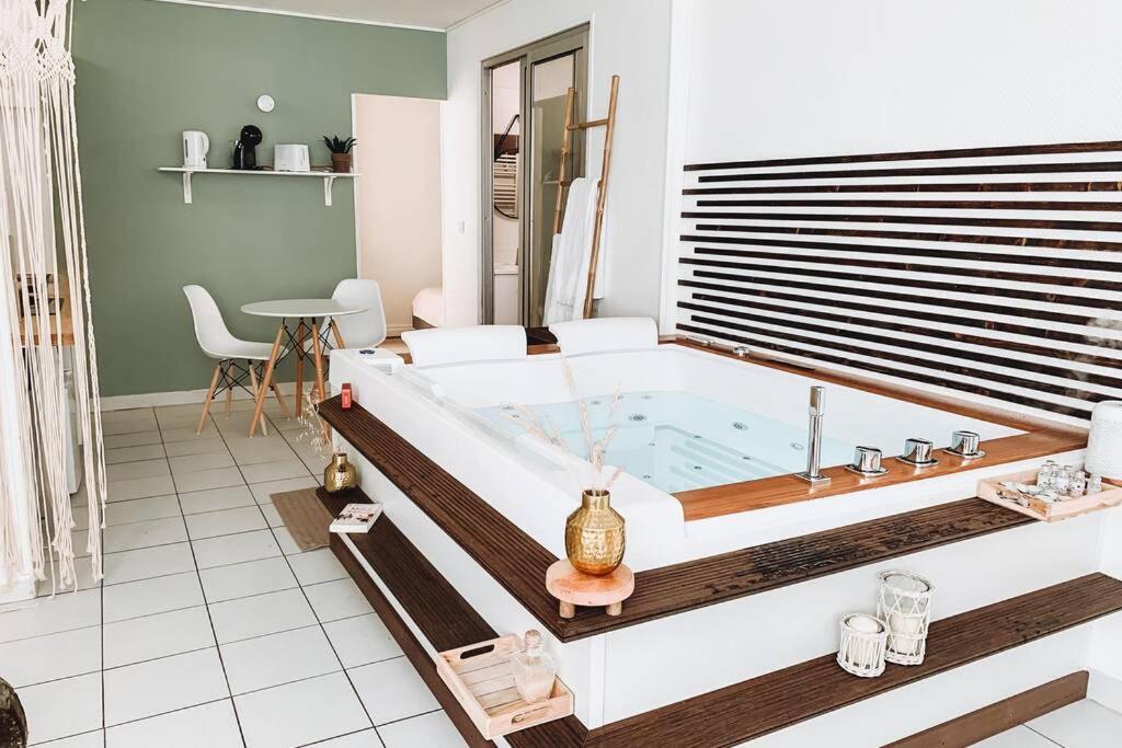 Nuit D'Exception - Loft Avec Jacuzzi Bordeaux Exterior photo