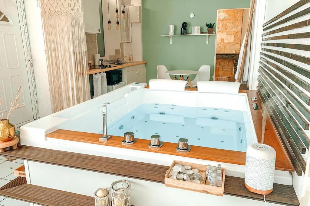 Nuit D'Exception - Loft Avec Jacuzzi Bordeaux Exterior photo